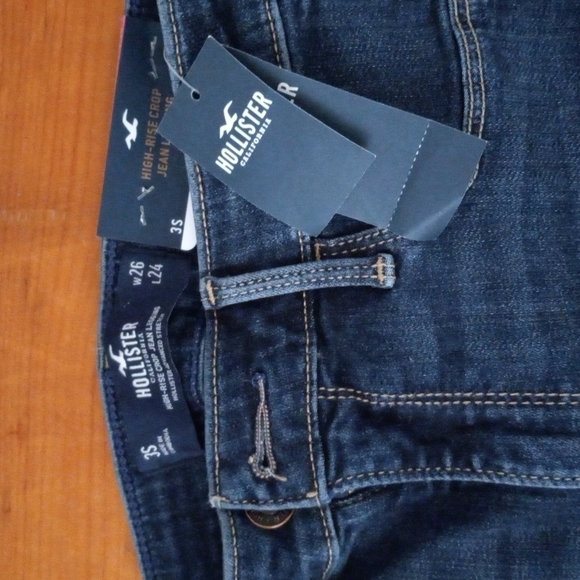 Hollister Distressed High Rise Jean Leggings  sz 3S. NWT.   26x24 - Picture 2 of 5